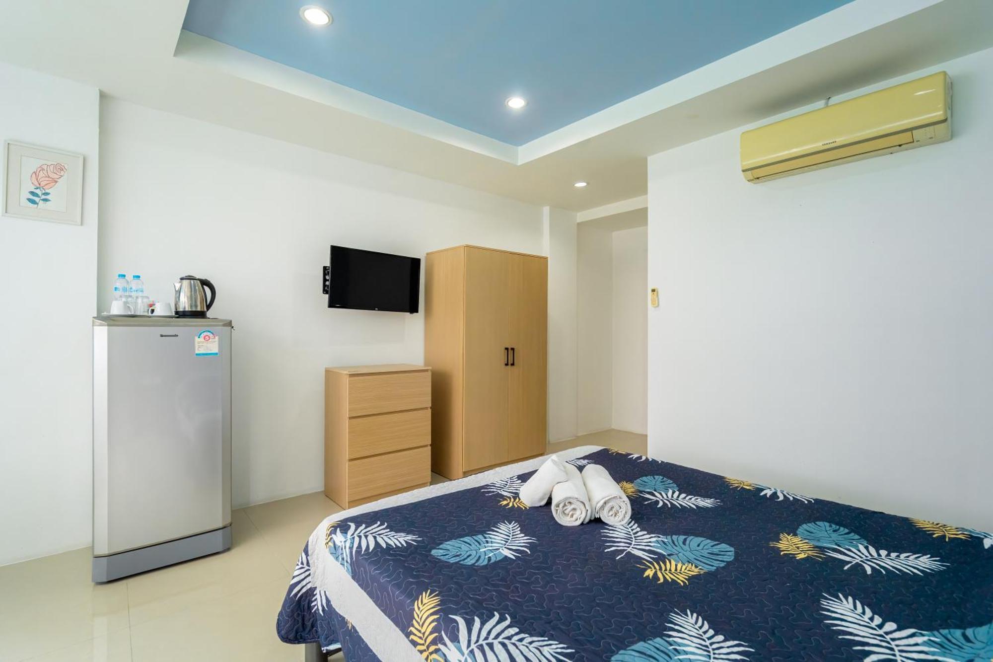 Nice To Meat You Rooms Patong Экстерьер фото