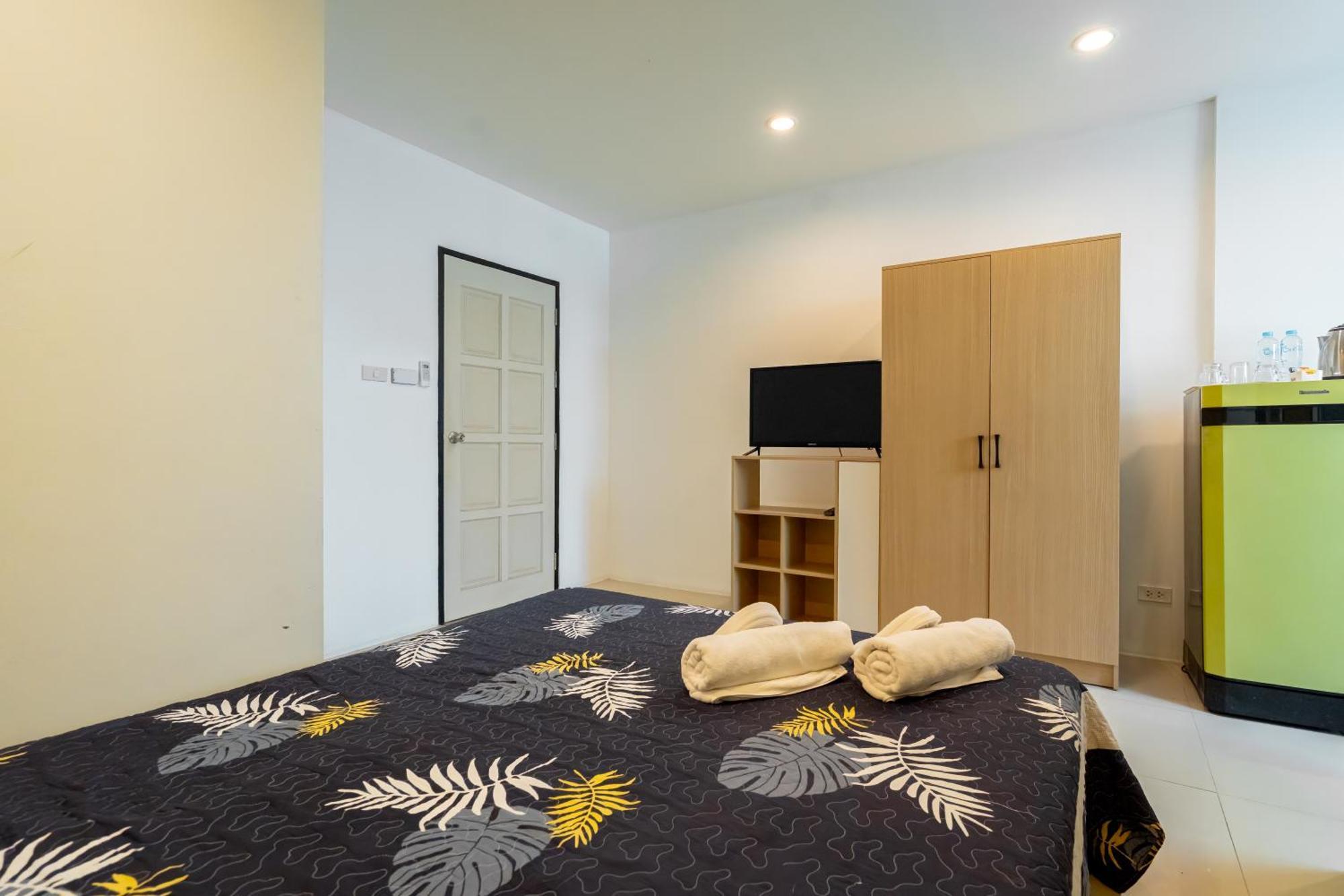Nice To Meat You Rooms Patong Экстерьер фото